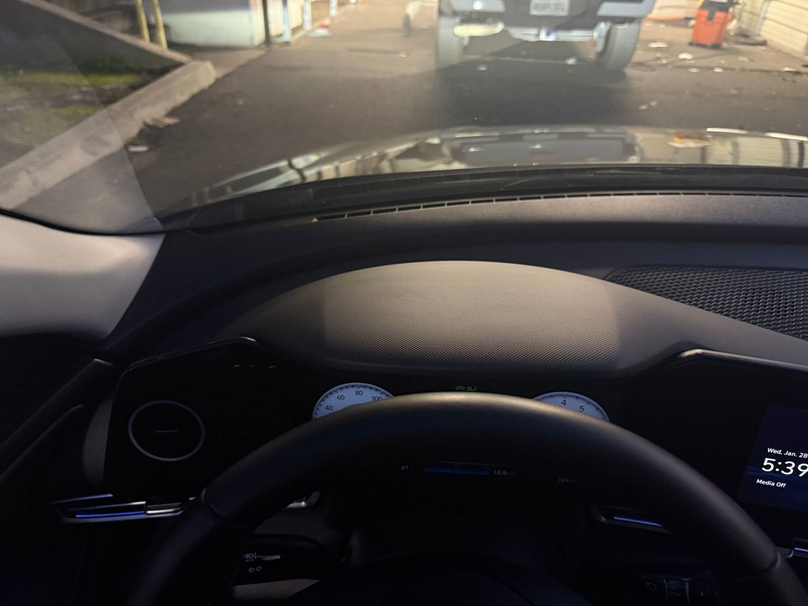 Used 2025 Hyundai Elantra Limited image 33