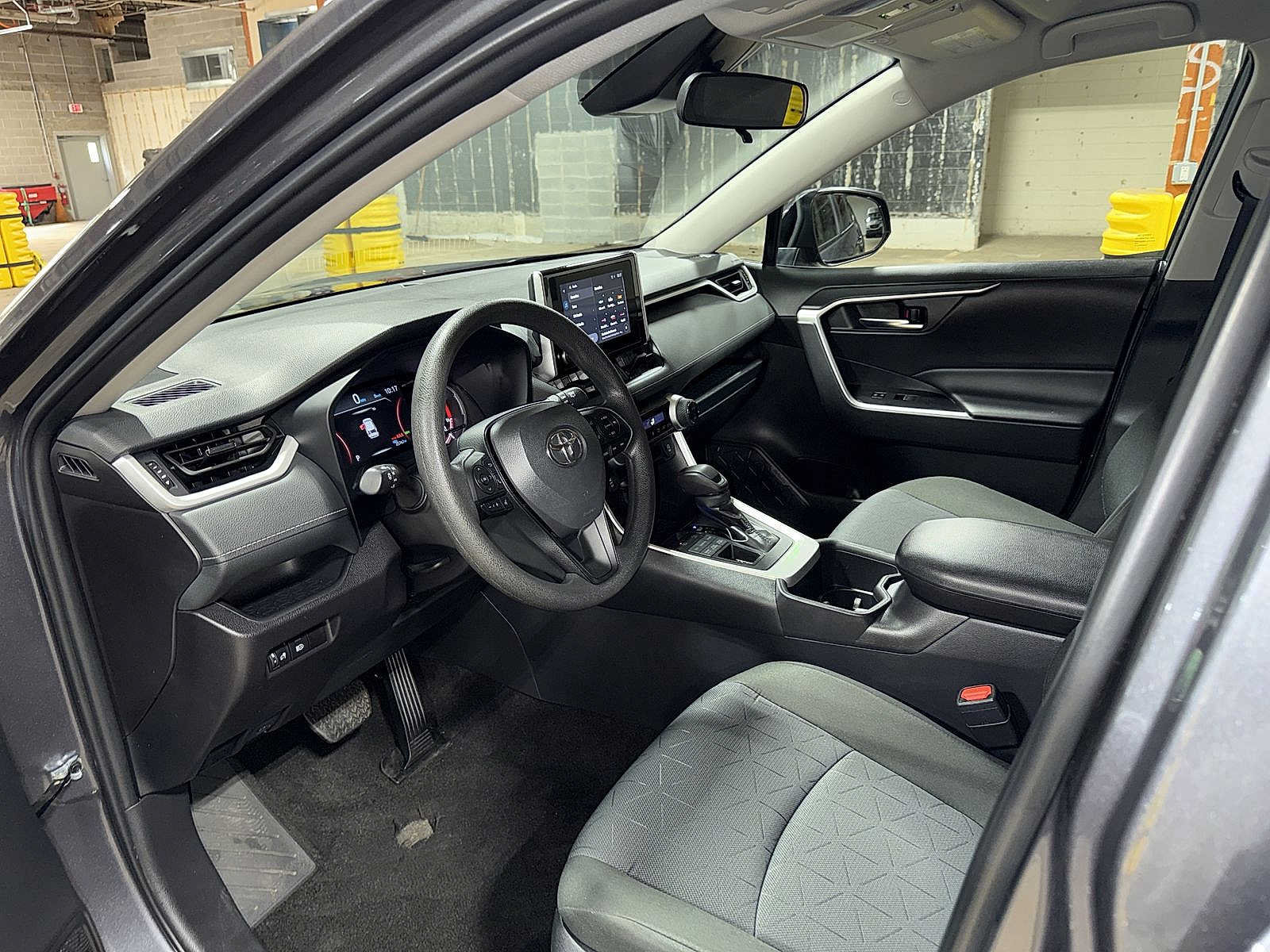 Certified 2025 Toyota RAV4 XLE AWD/4WD image 28