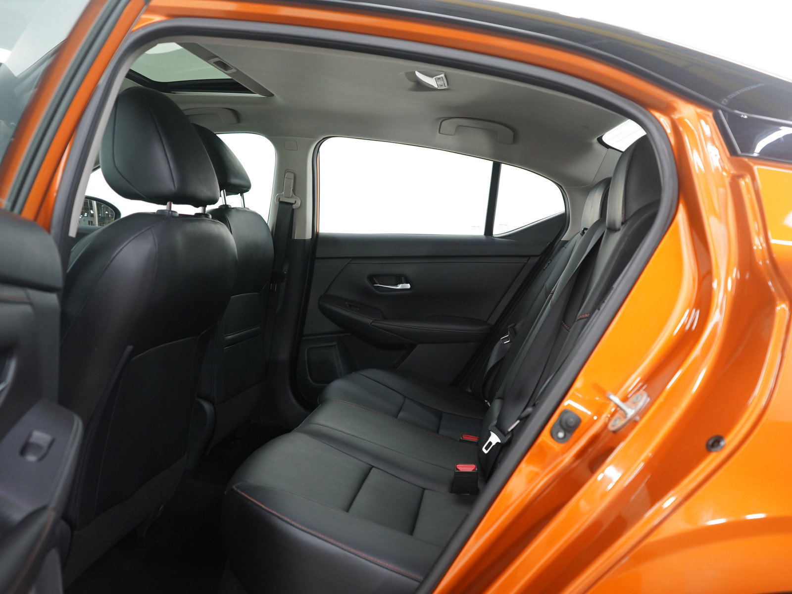 Used 2020 Nissan Sentra SR w/ Premium Package image 16