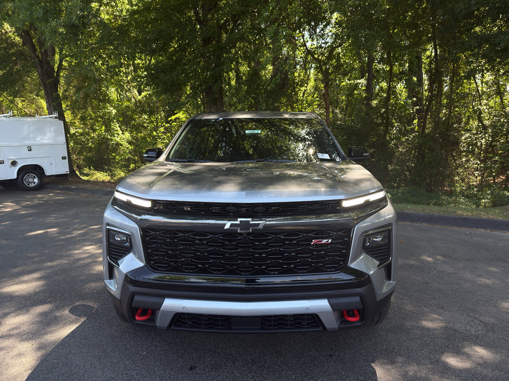 New 2026 Chevrolet Traverse Z71 w/ Enhanced Driving Package AWD/4WD image 2