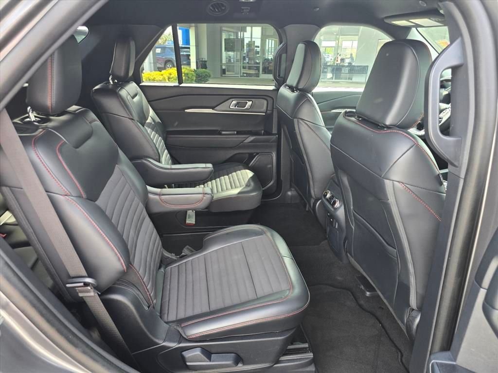 Used 2025 Ford Explorer ST-Line AWD/4WD image 14