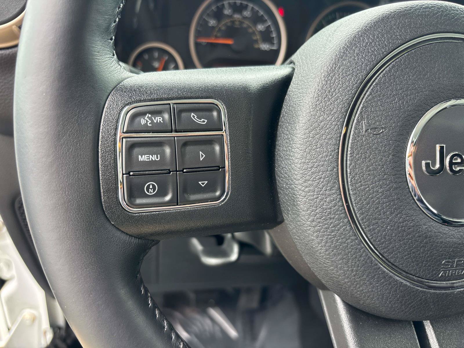 Used 2017 Jeep Wrangler Unlimited Sahara AWD/4WD image 11