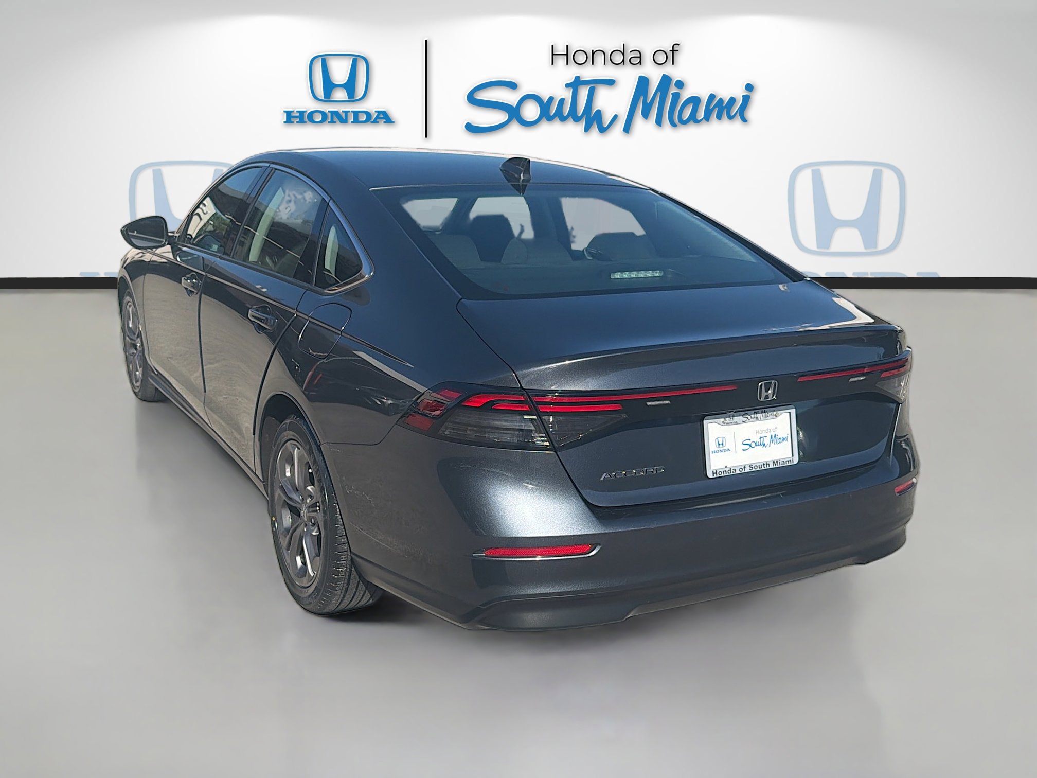 Used 2023 Honda Accord EX image 5