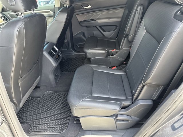 Used 2021 Volkswagen Atlas SE w/ Towing Package image 16