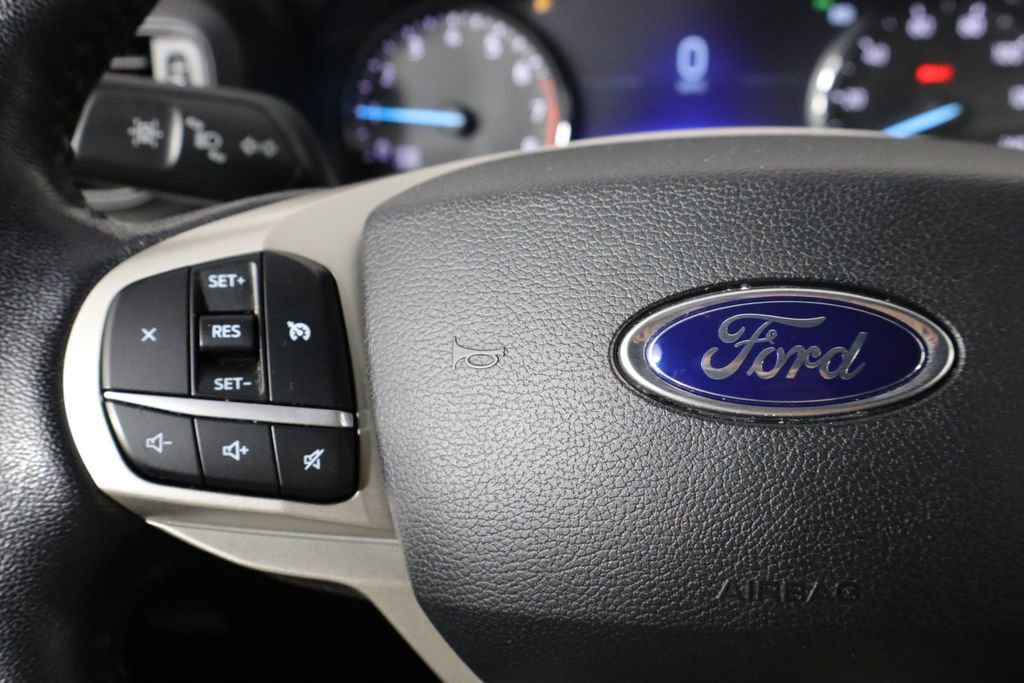 Used 2021 Ford Explorer XLT image 8