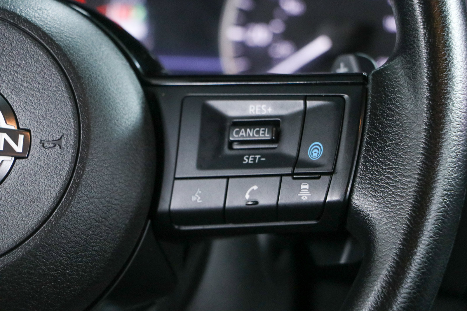 Used 2023 Nissan Rogue SV FWD image 14