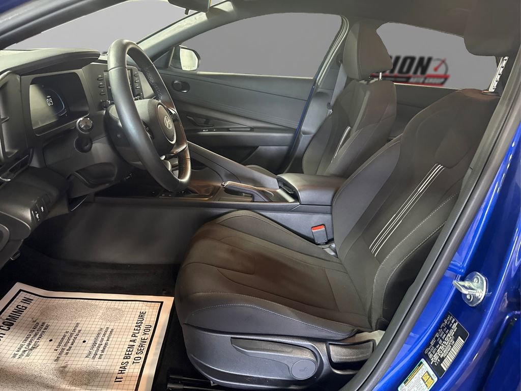 Used 2025 Hyundai Elantra Sport image 9
