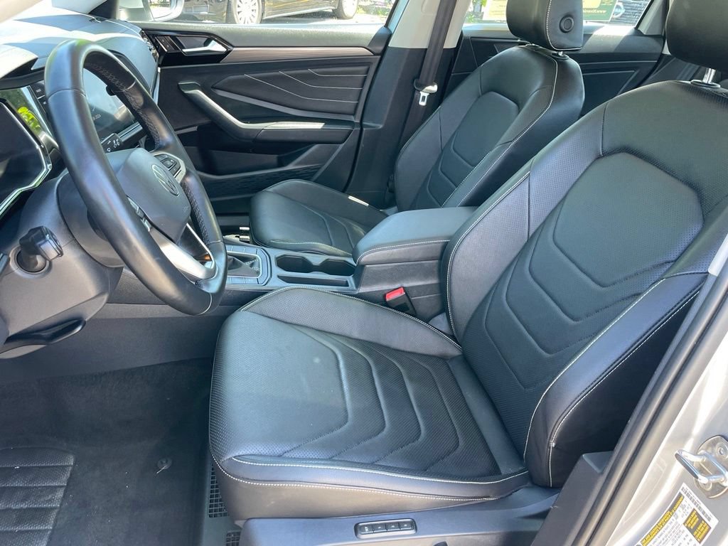 Used 2022 Volkswagen Jetta SEL FWD image 6