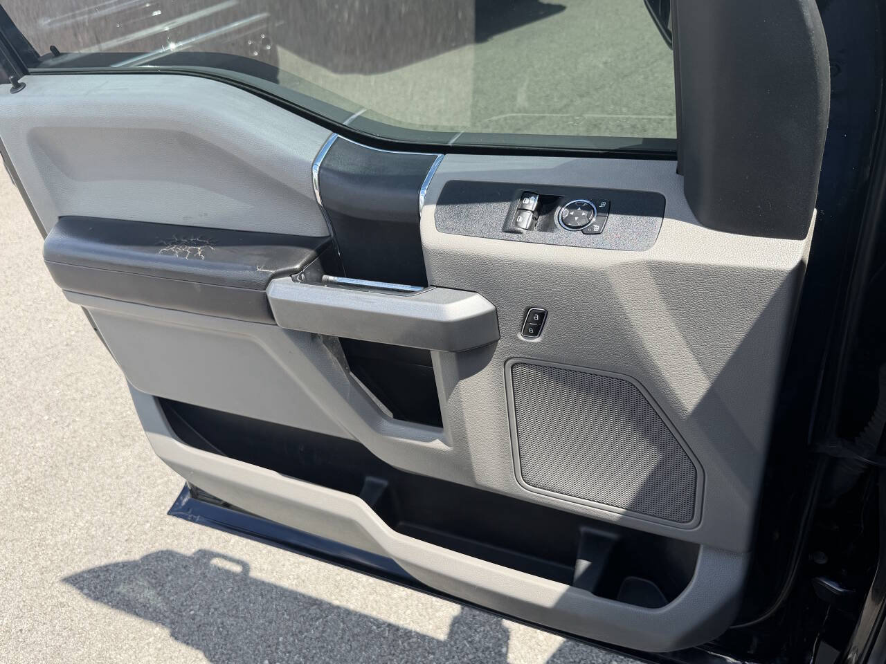 Used 2017 Ford F550 4x4 Regular Cab Super Duty image 34