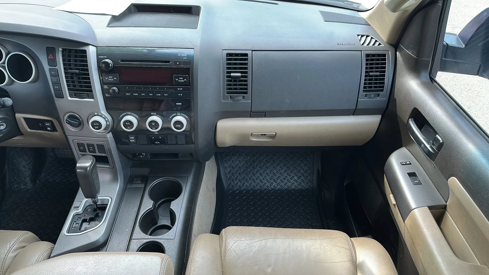 Used 2011 Toyota Sequoia SR5 AWD/4WD image 29