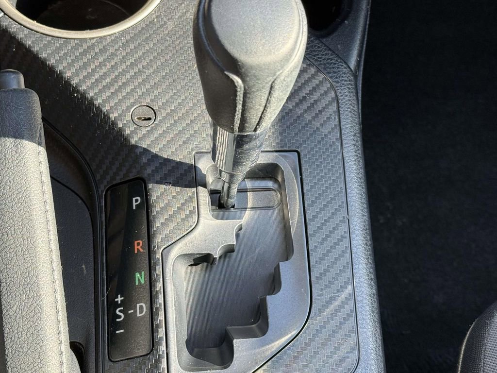 Used 2015 Toyota RAV4 LE image 19
