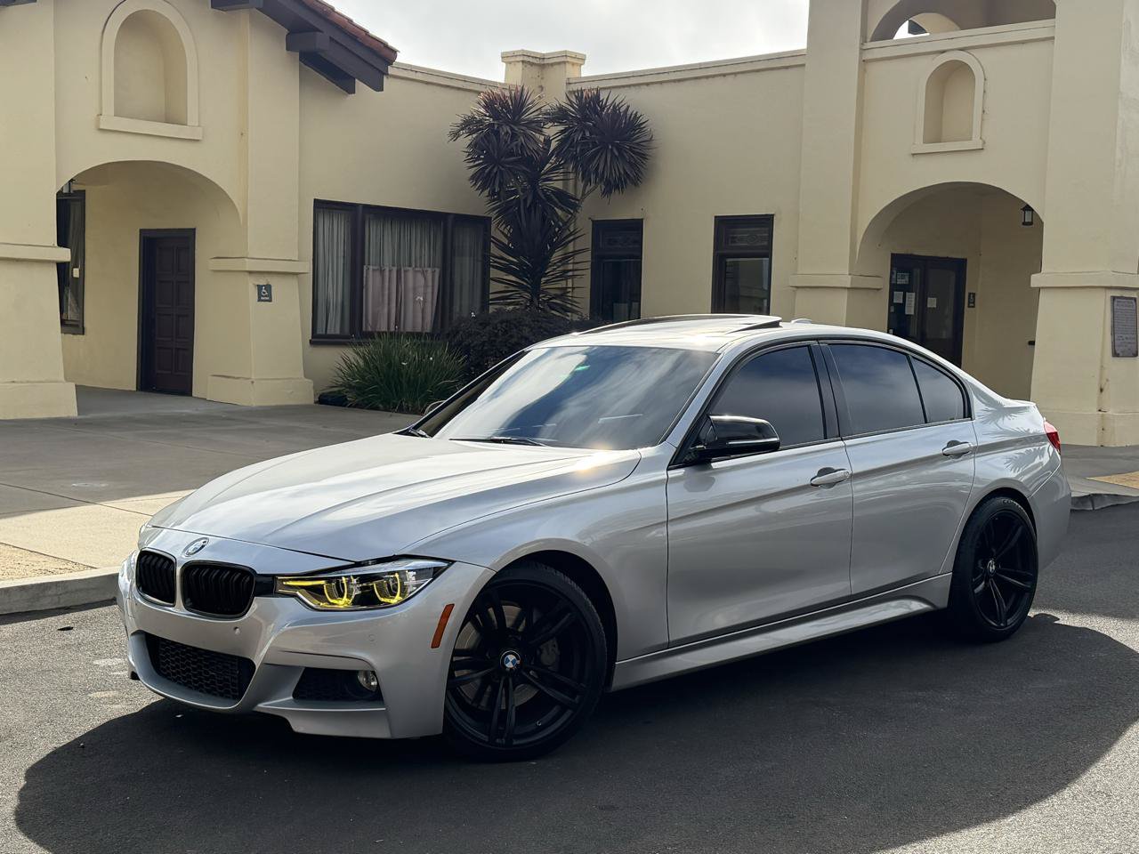 Used 2015 BMW 328i Sedan RWD image 2