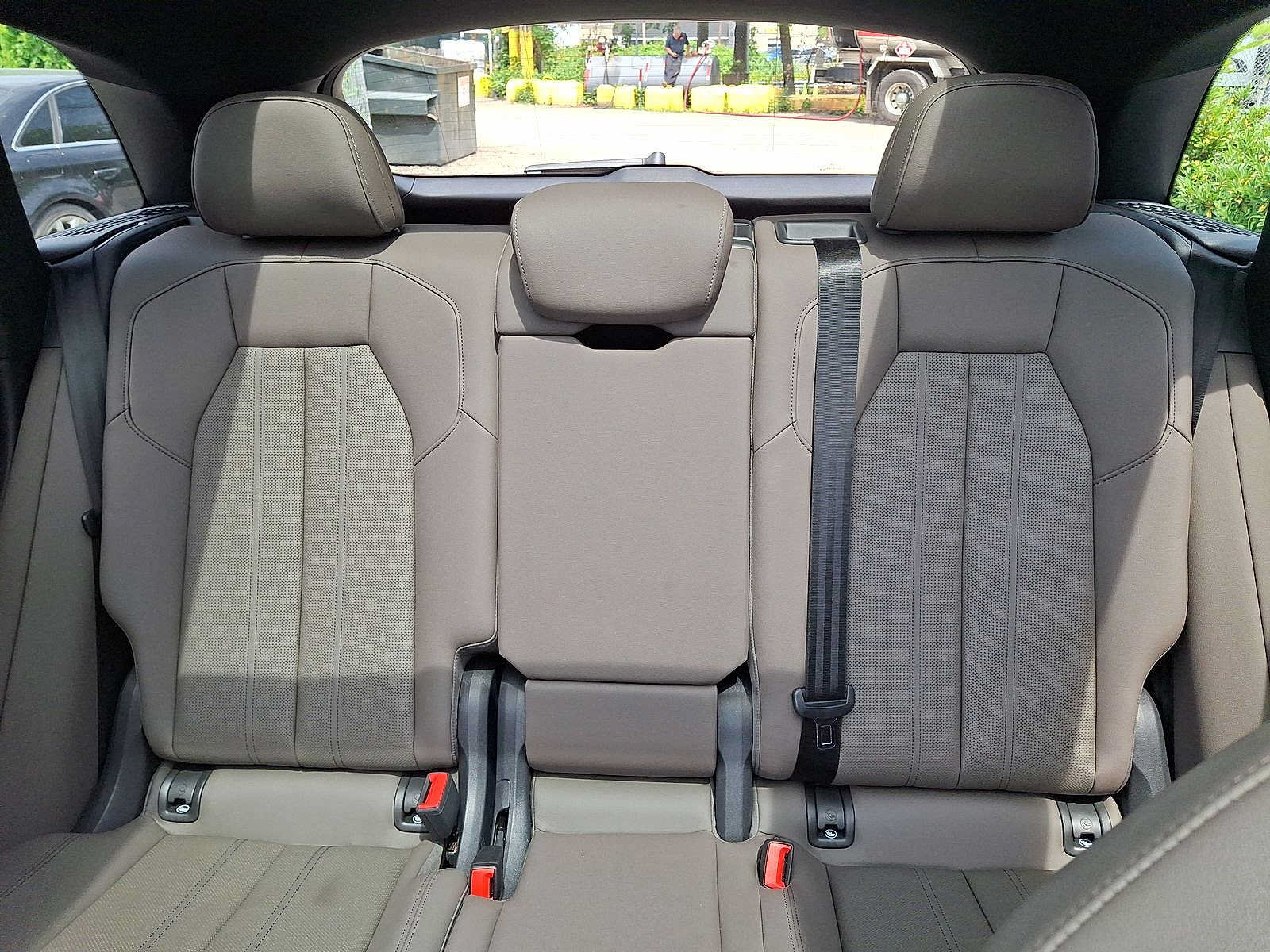Used 2025 Audi Q5 Premium w/ Premium Plus AWD/4WD image 13