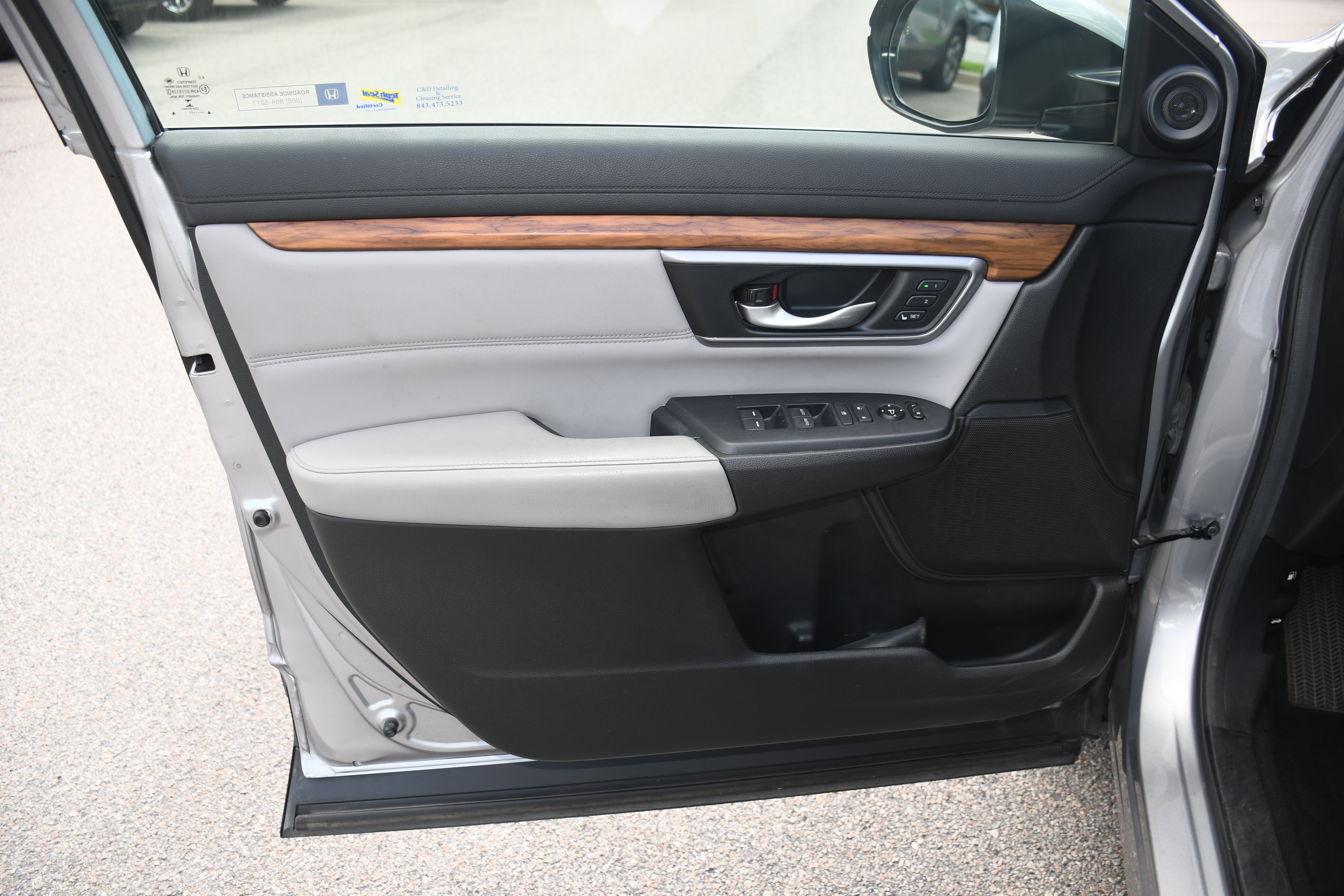 Used 2017 Honda CR-V Touring image 11