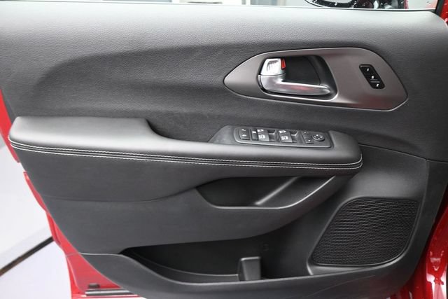 New 2027 Chrysler Pacifica Select AWD/4WD image 29