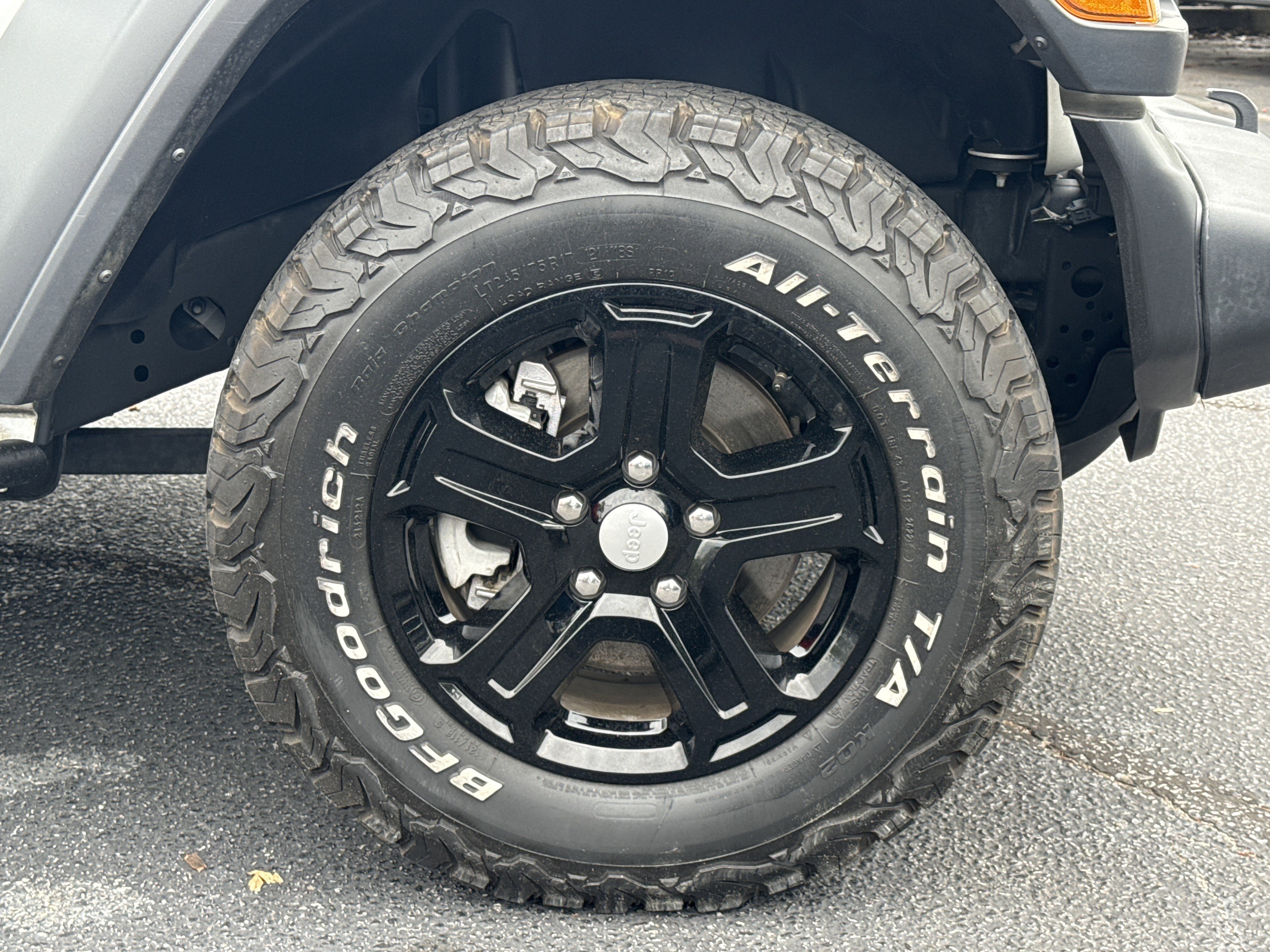 Used 2022 Jeep Wrangler Unlimited Sport w/ Sun And Sound Package AWD/4WD image 12