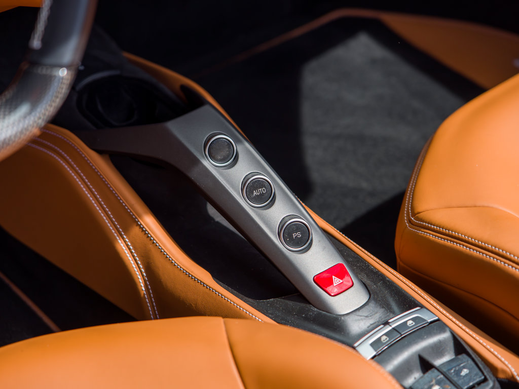 Used 2019 Ferrari 488 Spider RWD image 10