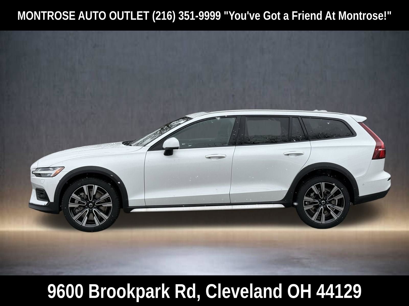 New 2026 Volvo V60 B5 Cross Country Ultra w/ Protection Package Premier image 2