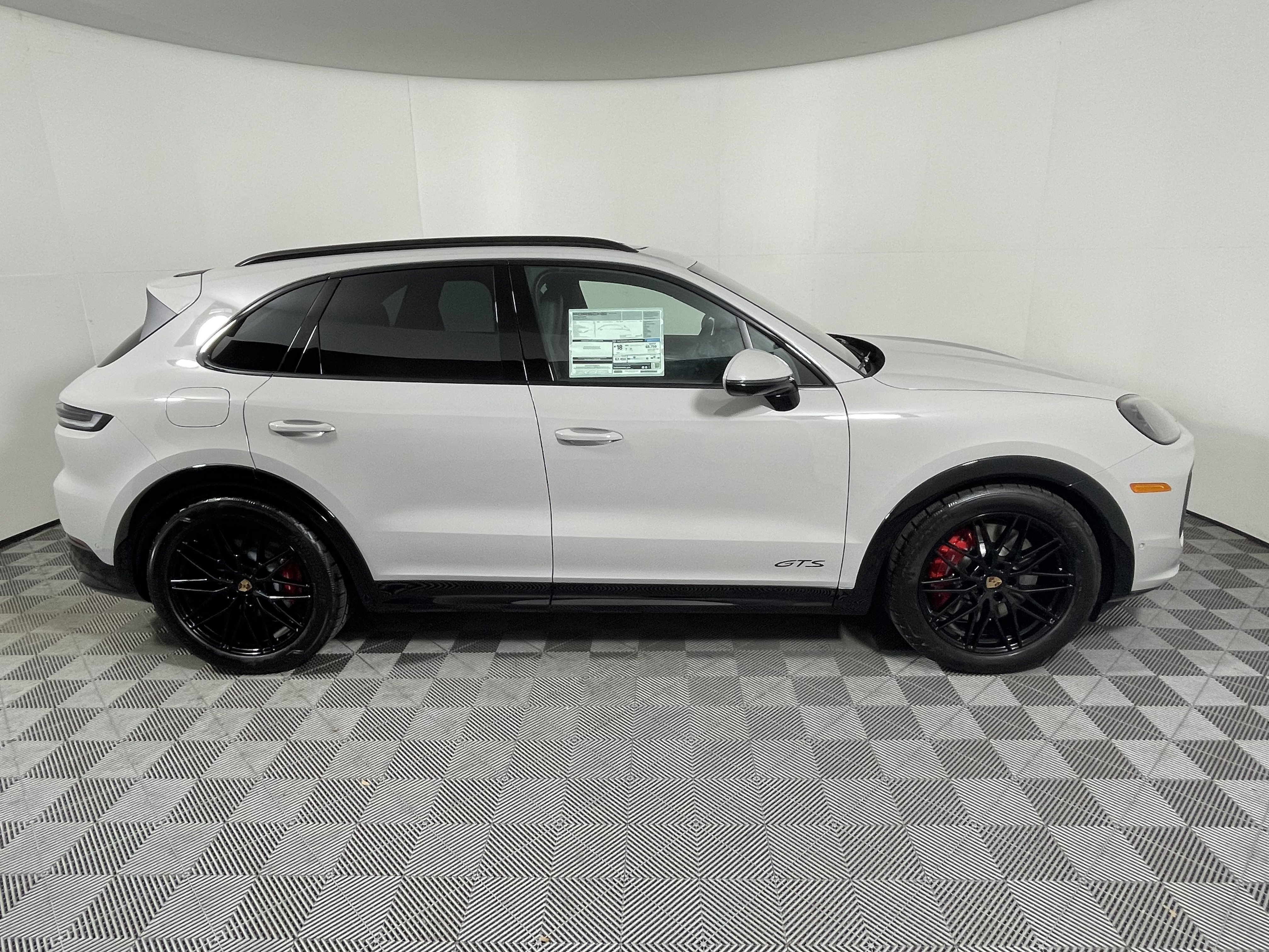 New 2026 Porsche Cayenne GTS image 8