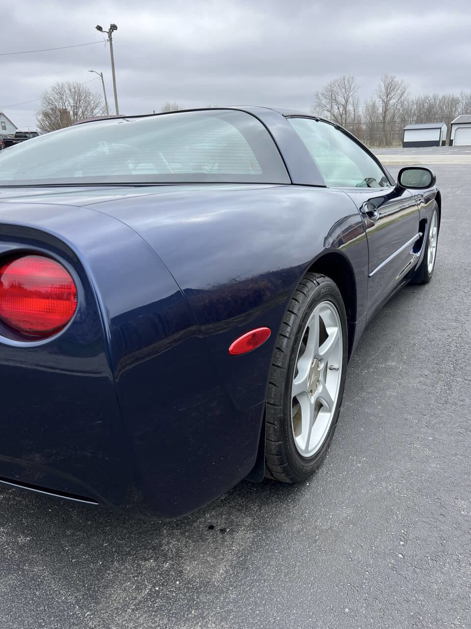 Used 2001 Chevrolet Corvette Coupe w/ Preferred Equipment Group1 image 8