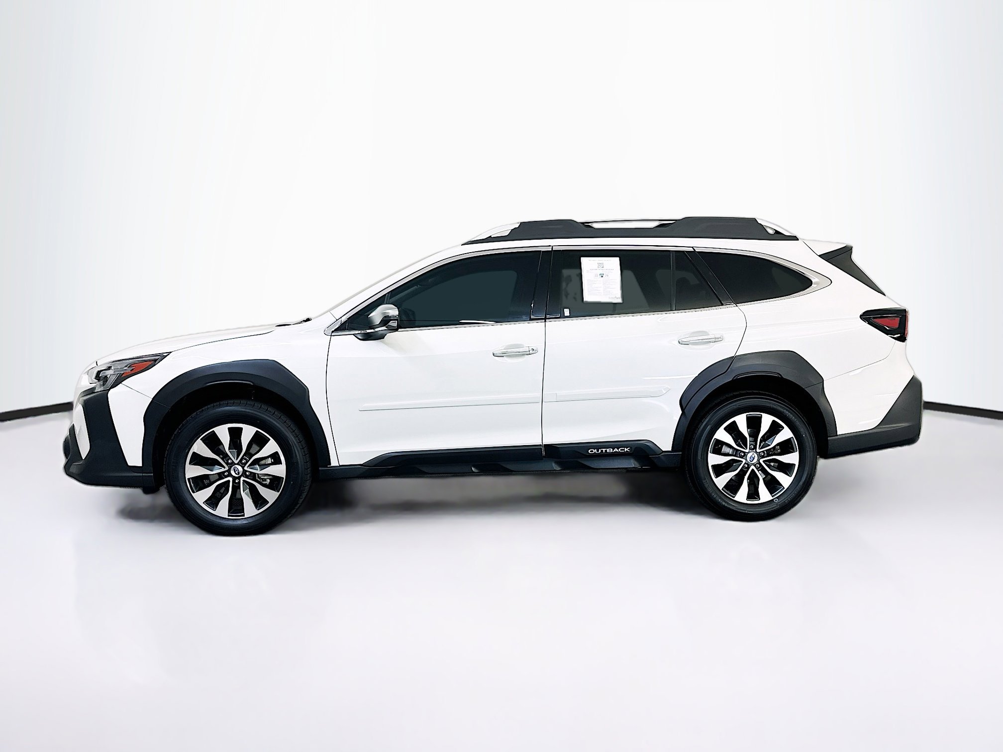 Used 2023 Subaru Outback Touring XT AWD/4WD image 4