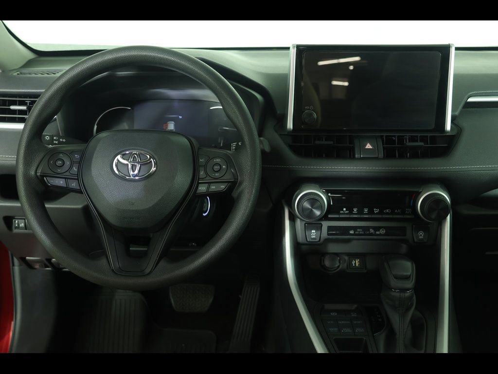 Used 2023 Toyota RAV4 LE AWD/4WD image 16