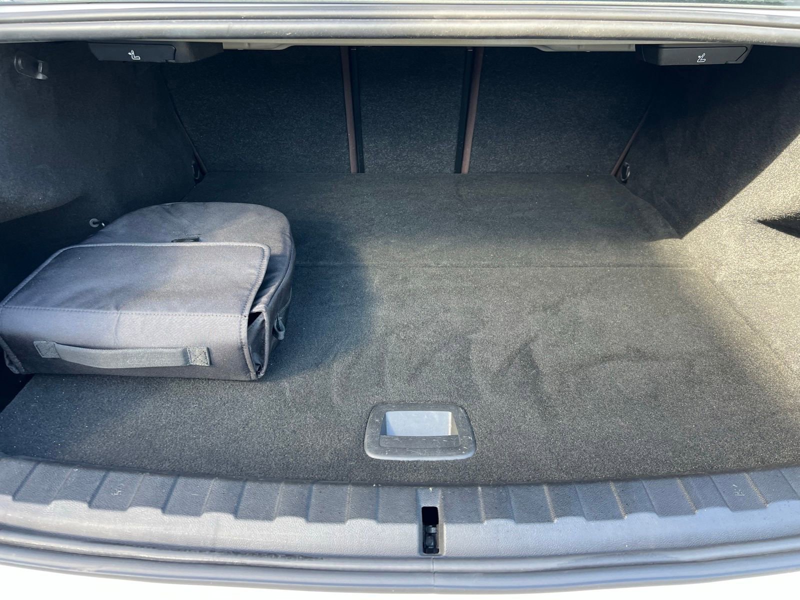 Used 2021 BMW 330e w/ Premium Package image 21