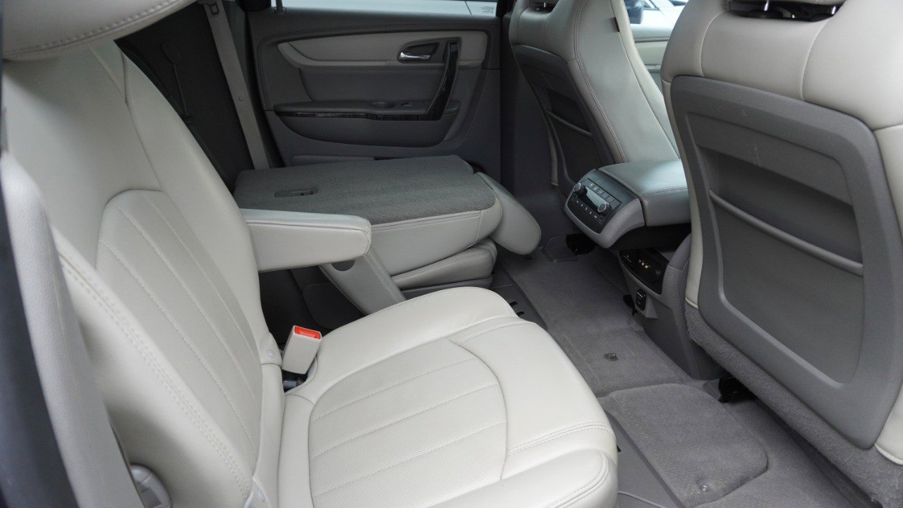 Used 2014 Chevrolet Traverse LTZ FWD image 9