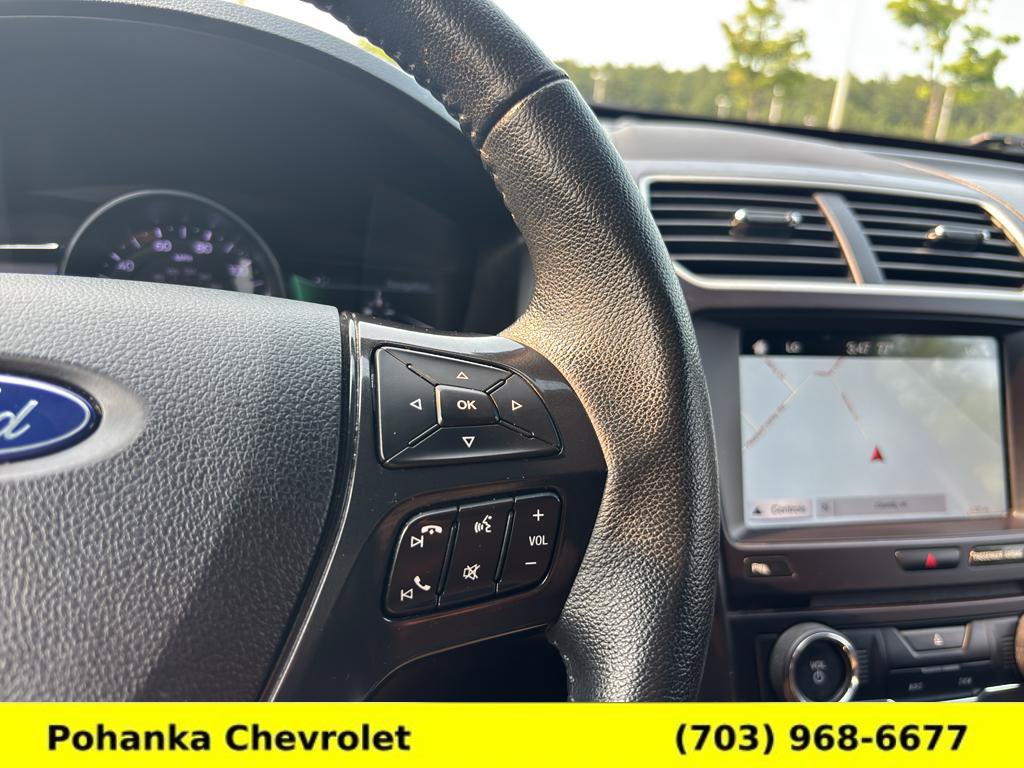 Used 2018 Ford Explorer XLT w/ Equipment Group 202A AWD/4WD image 11