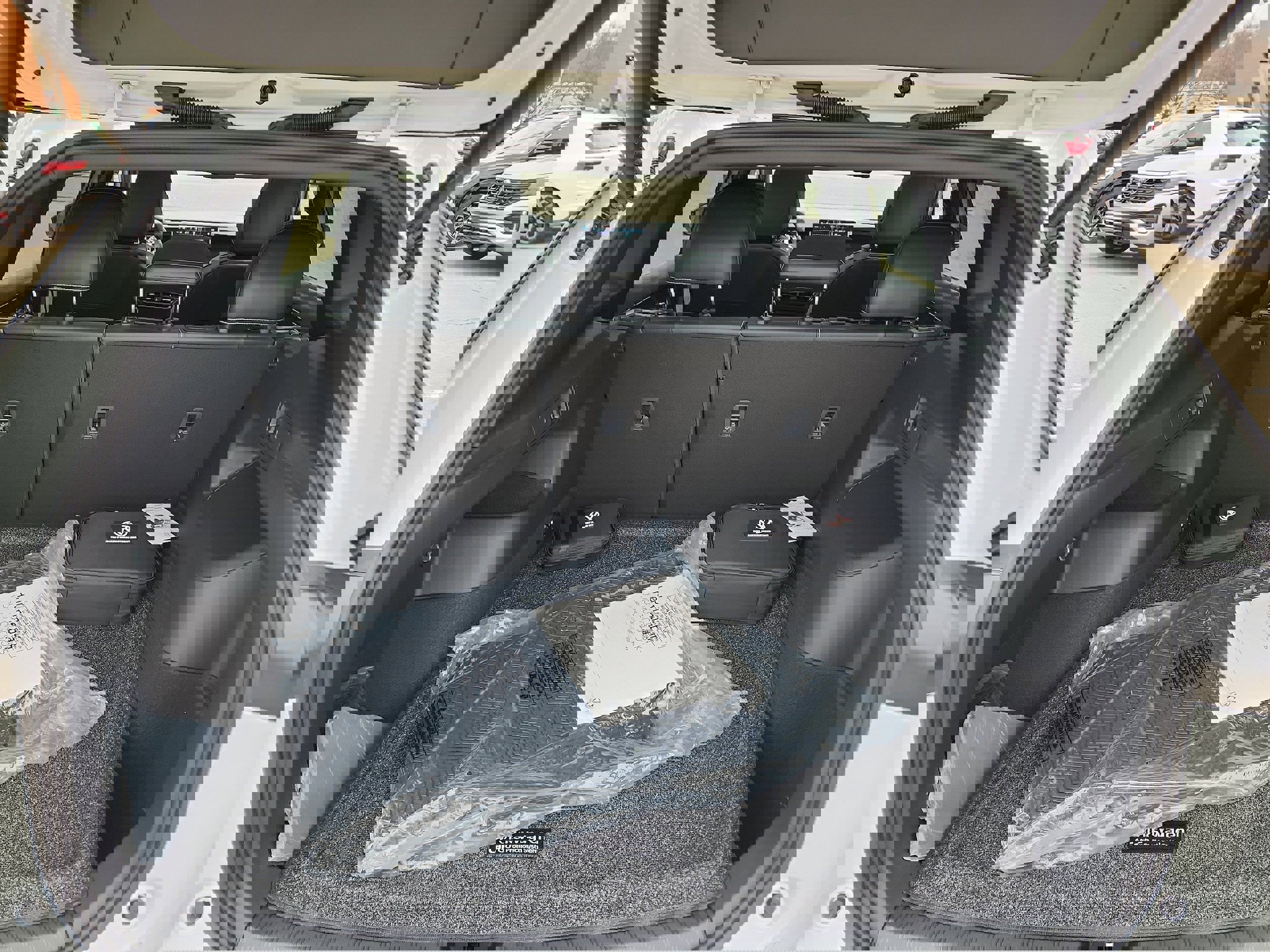 New 2026 Volkswagen Tiguan SE R-Line image 10