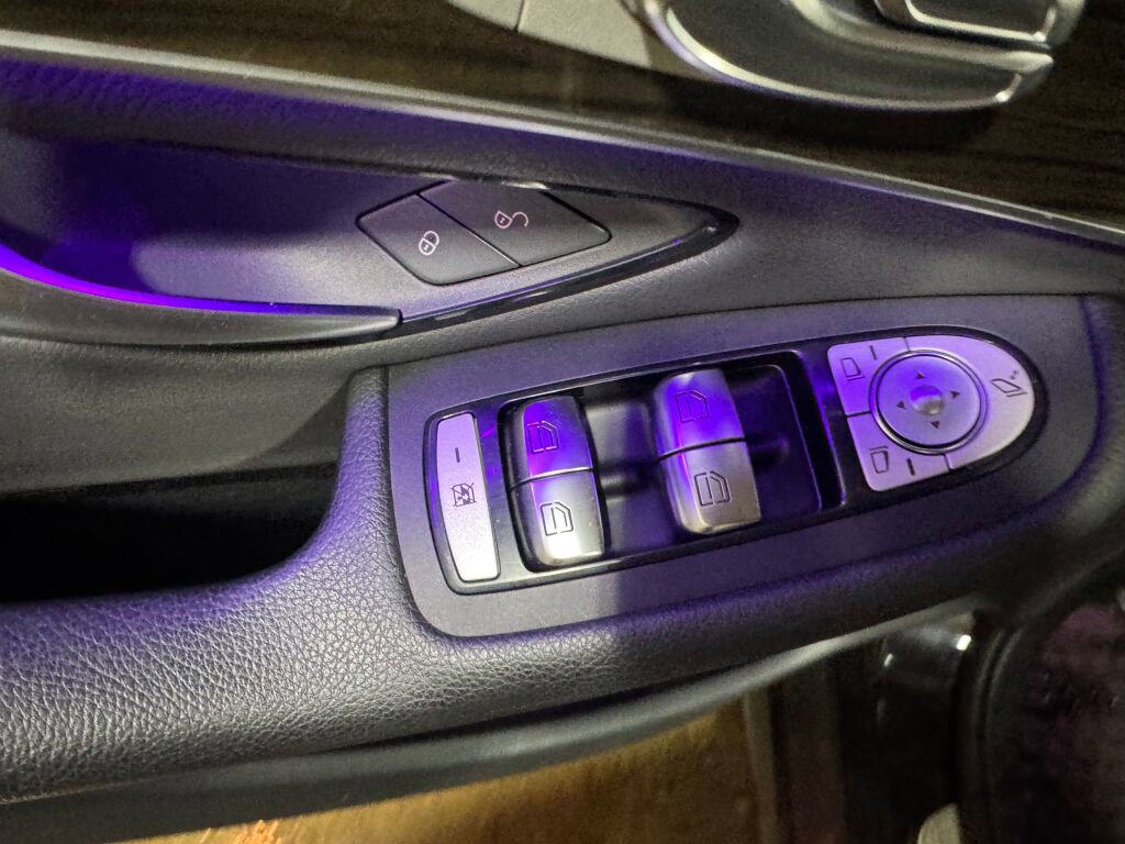 Used 2020 Mercedes-Benz GLC 300 4MATIC Coupe image 5