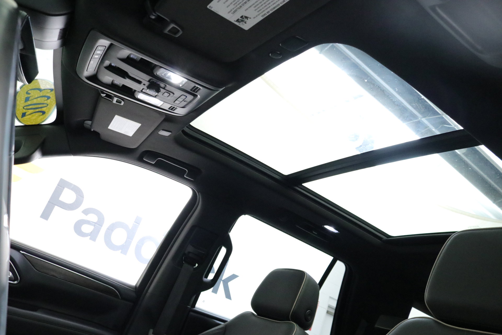 Used 2023 Chevrolet Tahoe Premier image 25