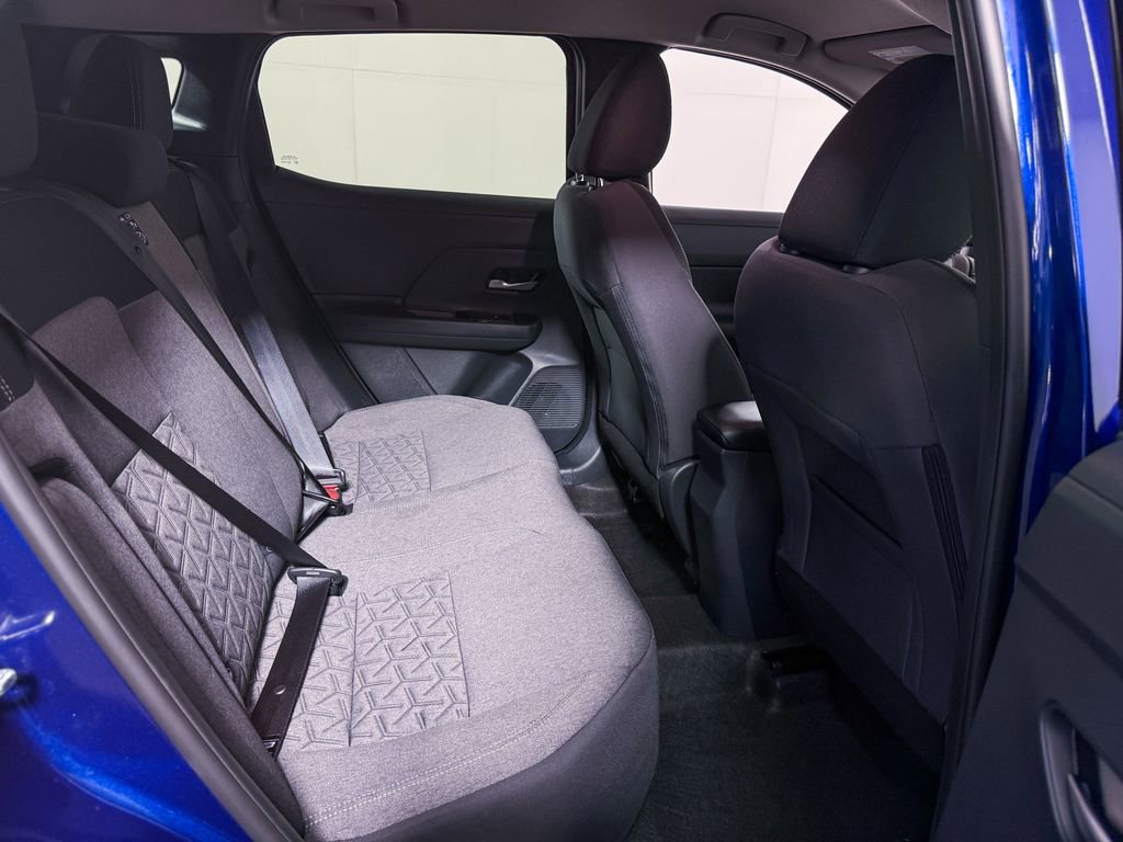 Certified 2025 Nissan Kicks SV AWD/4WD image 31
