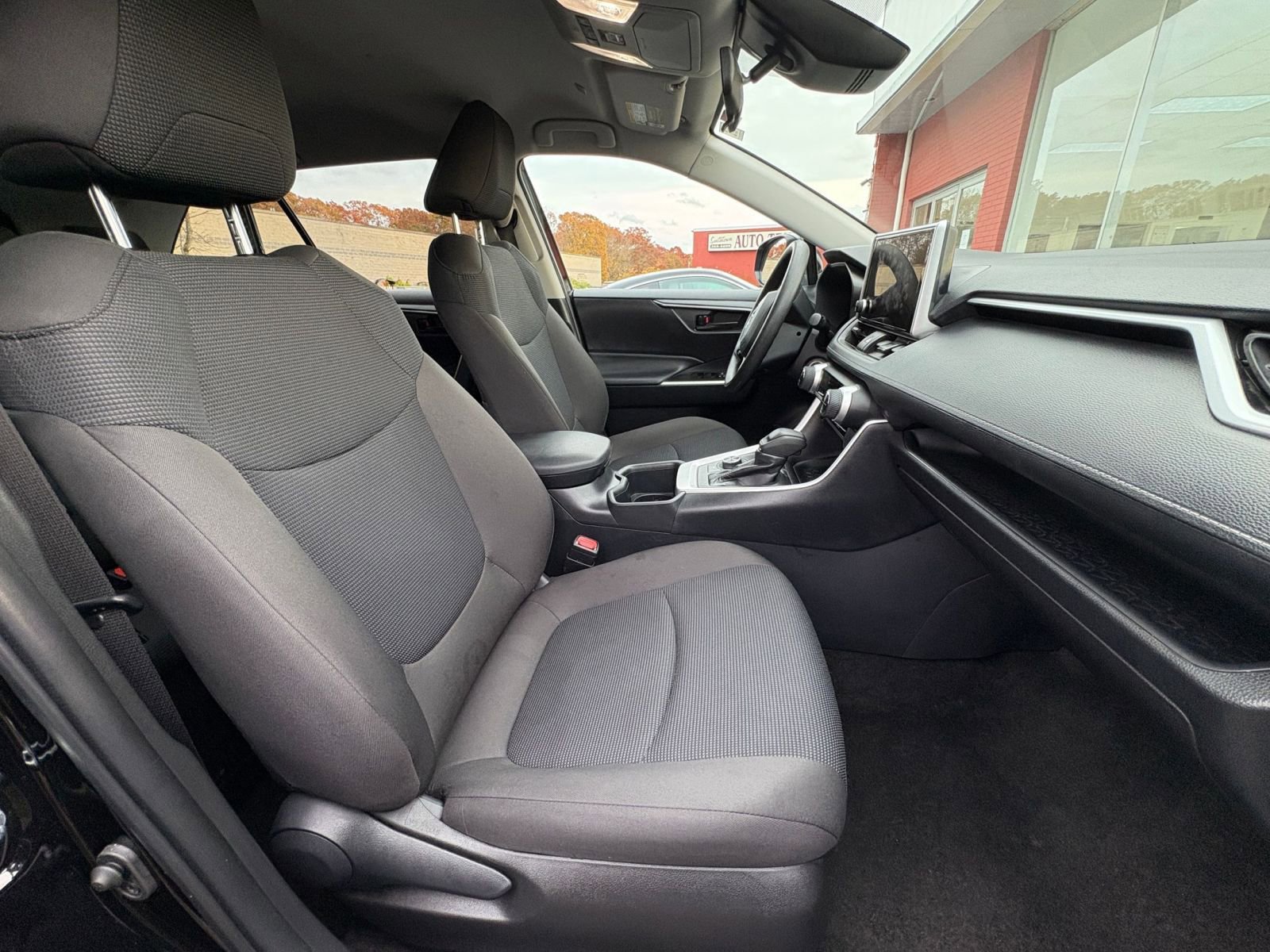 Used 2025 Toyota RAV4 LE image 35