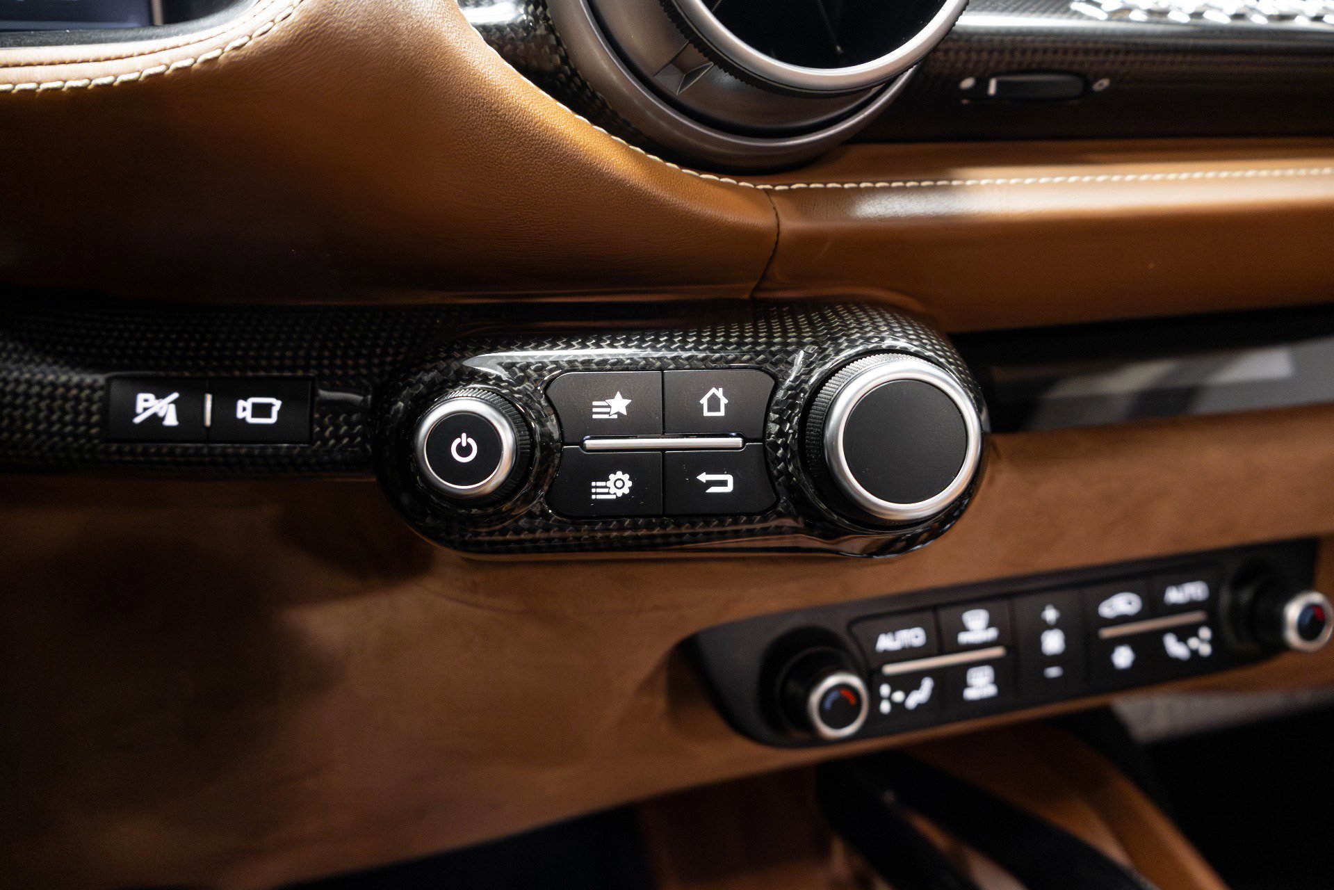 Used 2021 Ferrari 812 GTS image 70