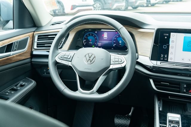 New 2026 Volkswagen Atlas SE FWD image 32