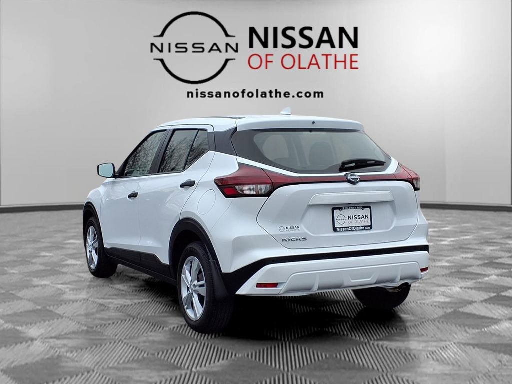 Certified 2025 Nissan Kicks Play S image 3