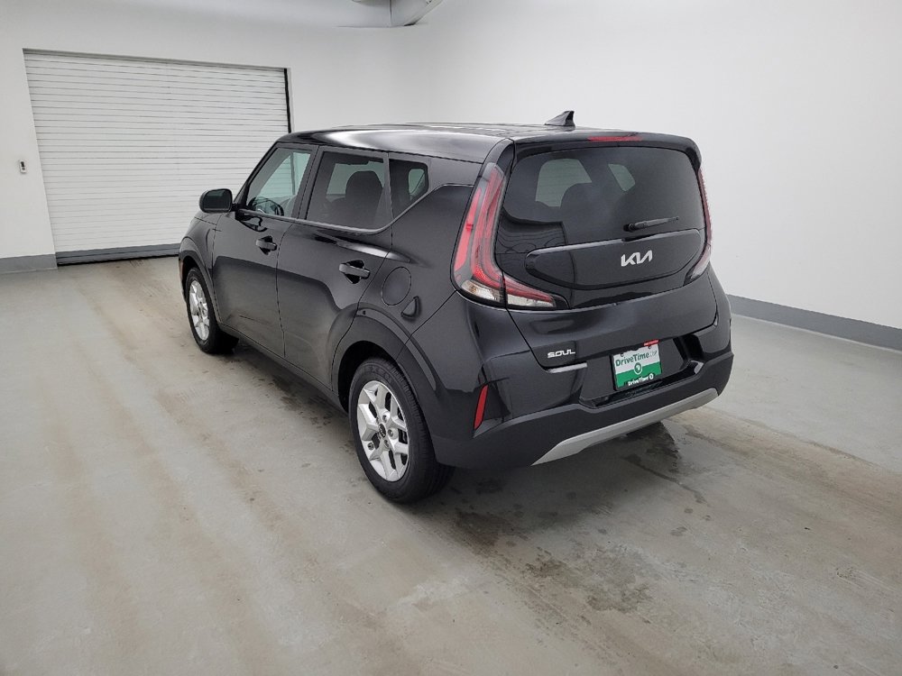 Used 2025 Kia Soul LX w/ LX Technology Package FWD image 5