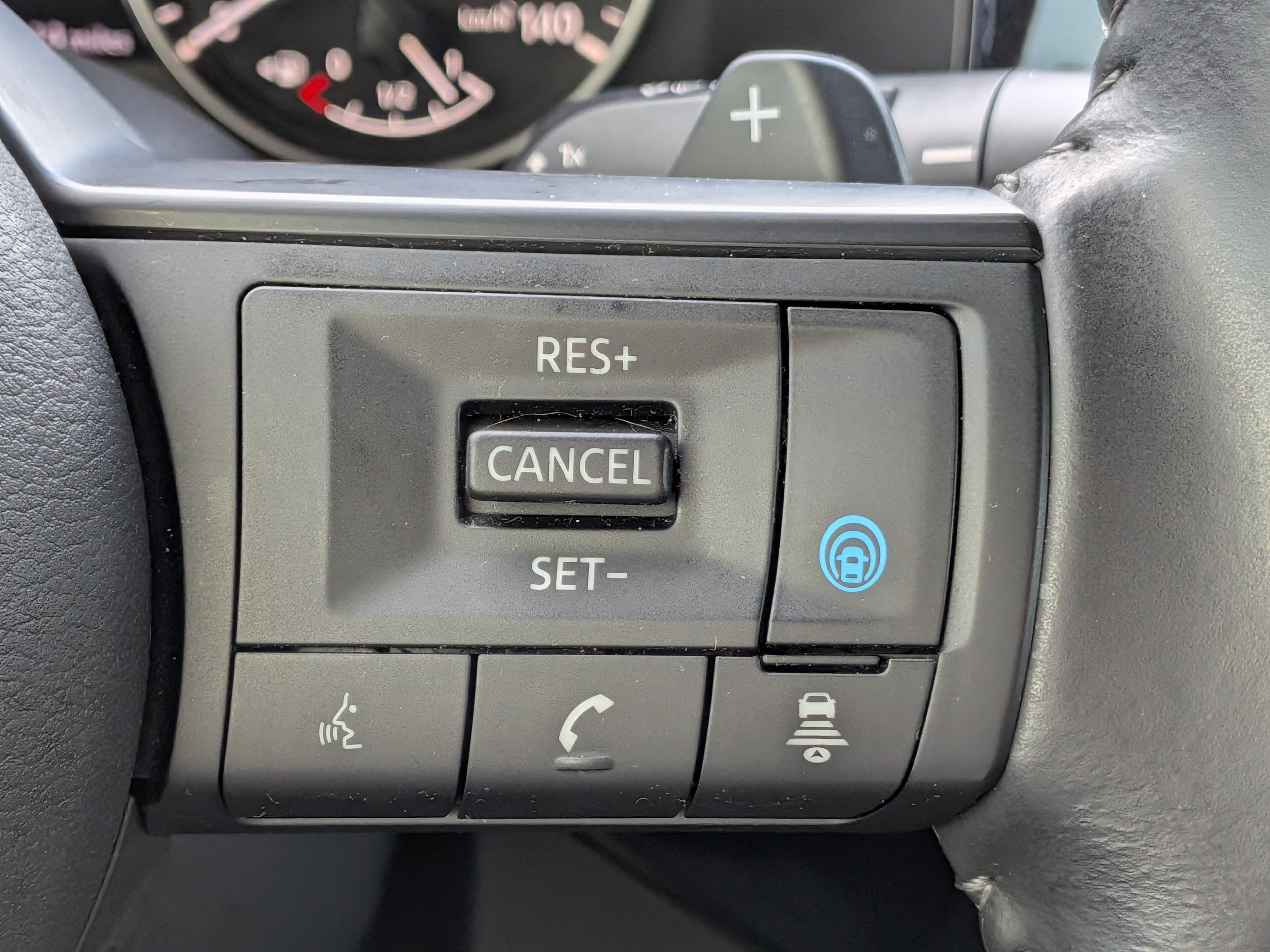 Certified 2024 Nissan Pathfinder SV FWD image 24