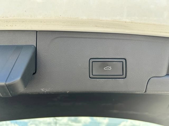 Used 2023 Volkswagen Atlas Cross Sport SE w/ Panoramic Sunroof Package FWD image 20
