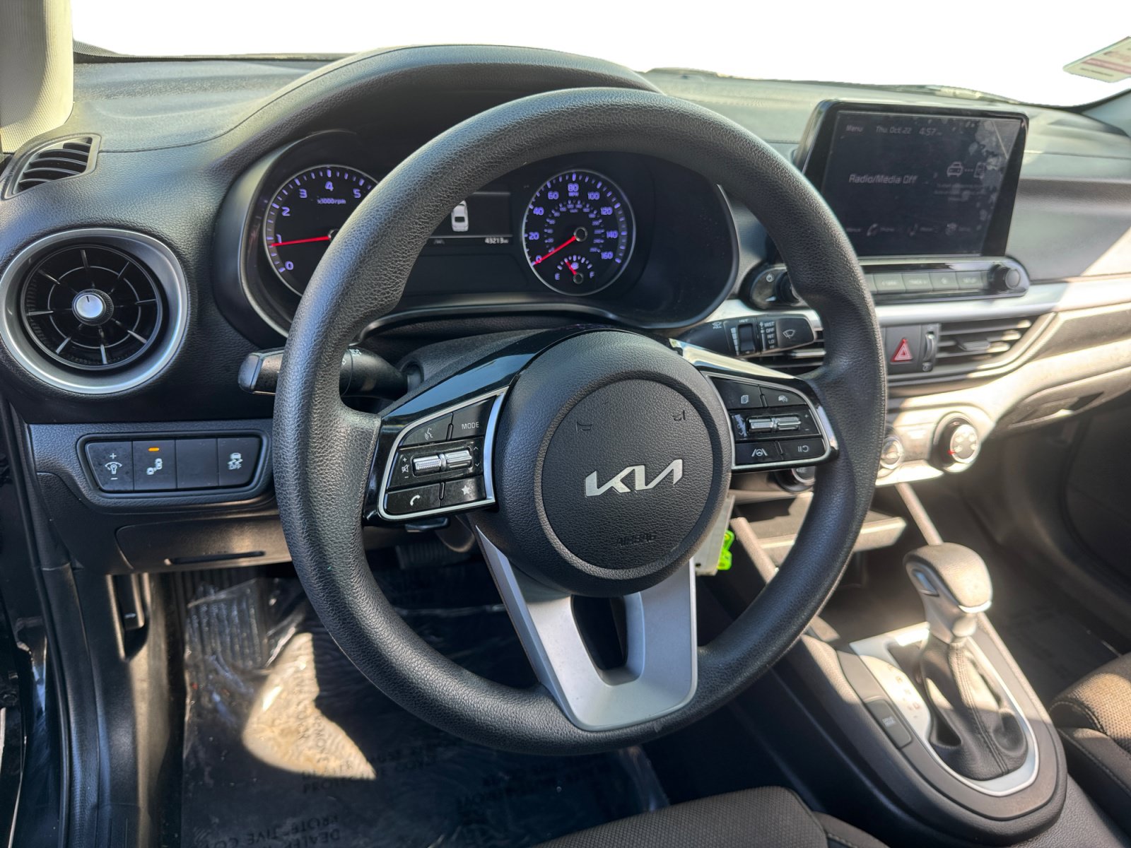 Used 2023 Kia Forte LXS w/ LXS Technology Package FWD image 12