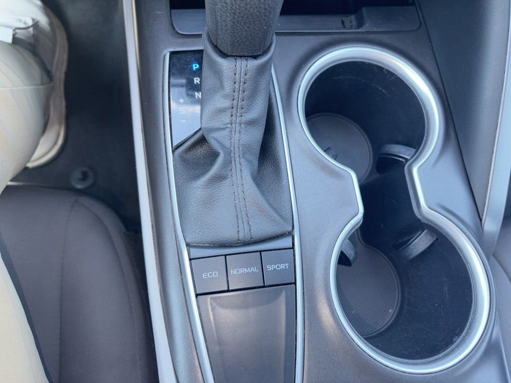 Used 2023 Toyota Camry LE image 10