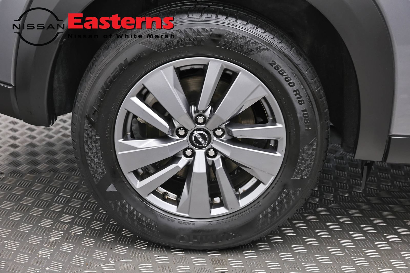 Used 2025 Nissan Pathfinder SV FWD image 31