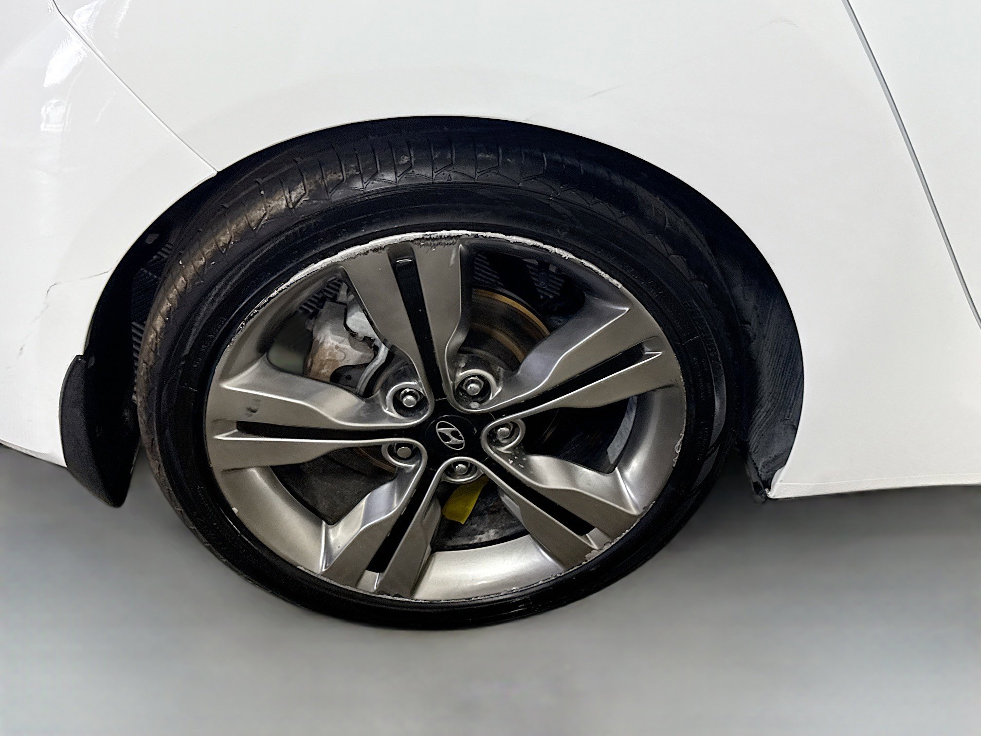 Used 2017 Hyundai Veloster Value Edition image 32