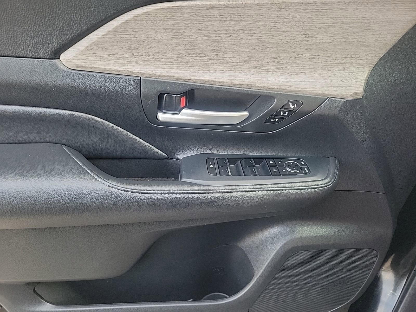 Used 2024 Toyota Grand Highlander AWD image 21