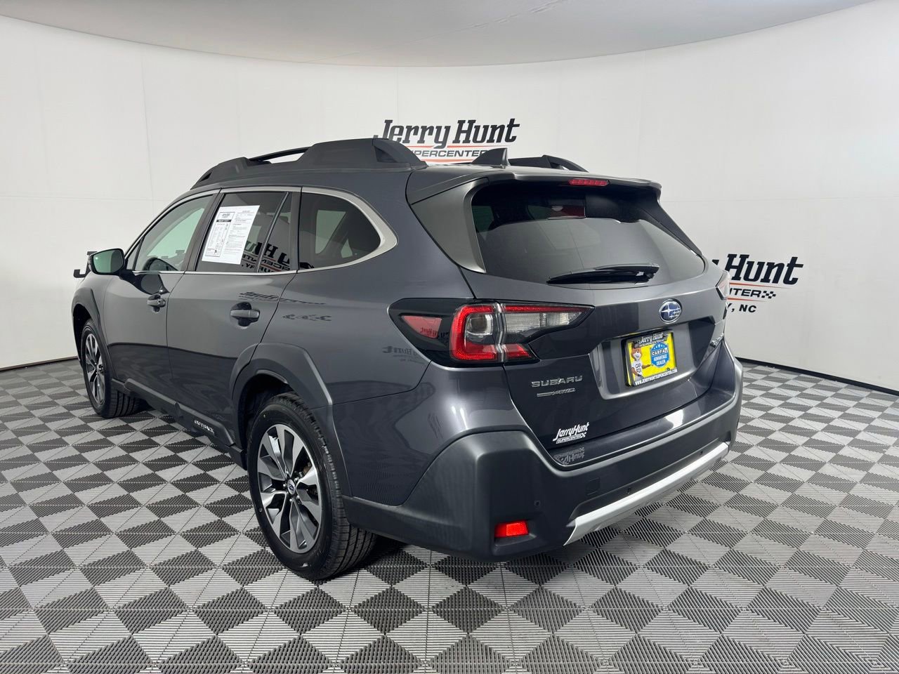 Used 2023 Subaru Outback Limited AWD/4WD image 8