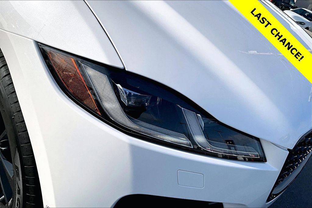 Used 2025 Jaguar F-PACE R-Dynamic S image 29