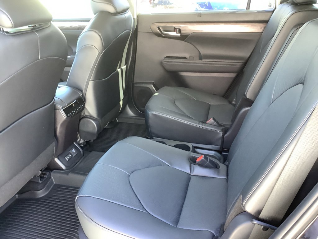 New 2026 Toyota Highlander Limited image 10