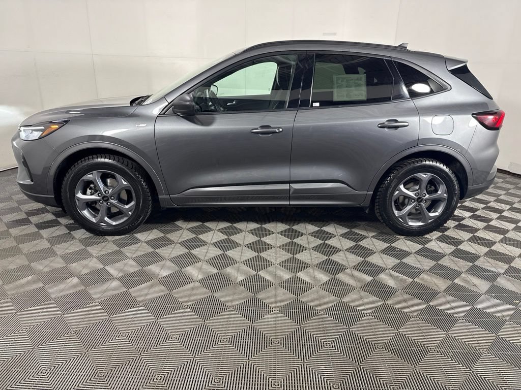 Used 2023 Ford Escape ST-Line AWD/4WD image 6