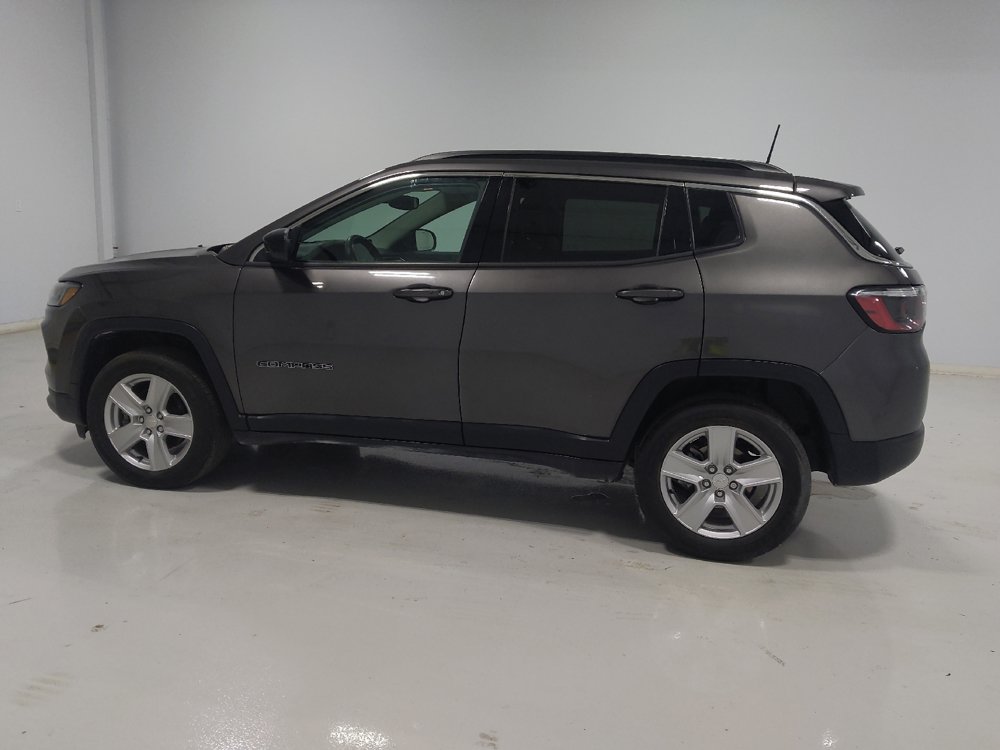 Used 2022 Jeep Compass Latitude w/ Convenience Group AWD/4WD image 3